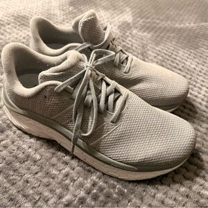 New Balance Light Gray Sneakers